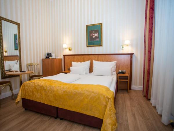 Pension Opera Suites I Self Check In : photo 7 de la chambre chambre double classique