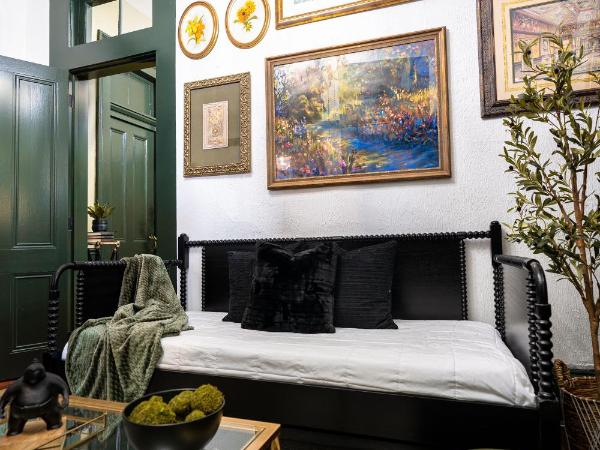 The Mansion on Royal : photo 4 de la chambre suite lit queen-size #8