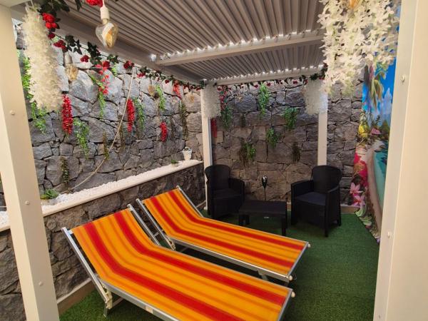 Albicocche House Catania : photo 3 de la chambre suite avec jacuzzi