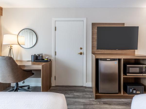 Atrium Hotel Vancouver : photo 3 de la chambre chambre standard avec 2 lits queen-size