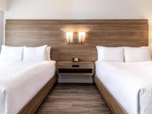 Atrium Hotel Vancouver : photo 3 de la chambre chambre double avec 2 lits doubles - accessible aux personnes à mobilité réduite