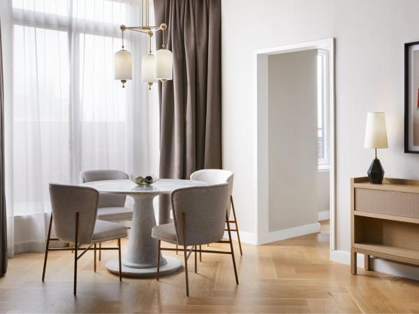 The Luxury Collection Hotel Manhattan Midtown : photo 7 de la chambre appartement 1 chambre lit king-size avec canapé-lit - vue sur parc