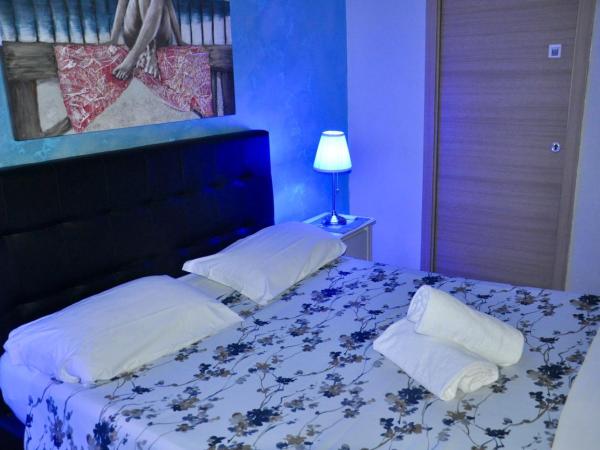 Domus 2 : photo 10 de la chambre chambre double avec baignoire spa