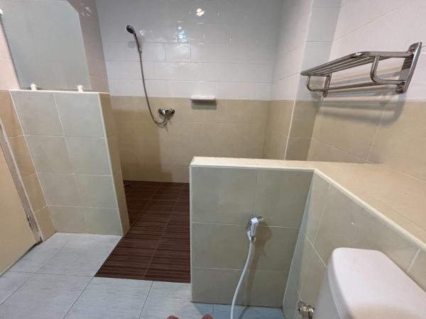 Sutus Court 1 : photo 2 de la chambre chambre double standard