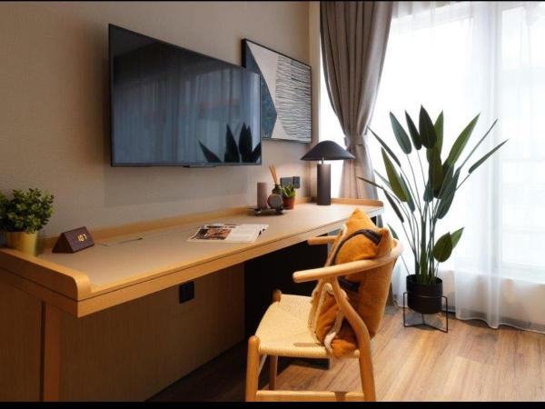 Dash Living on Prat : photo 4 de la chambre chambre lit king-size exécutive avec baignoire