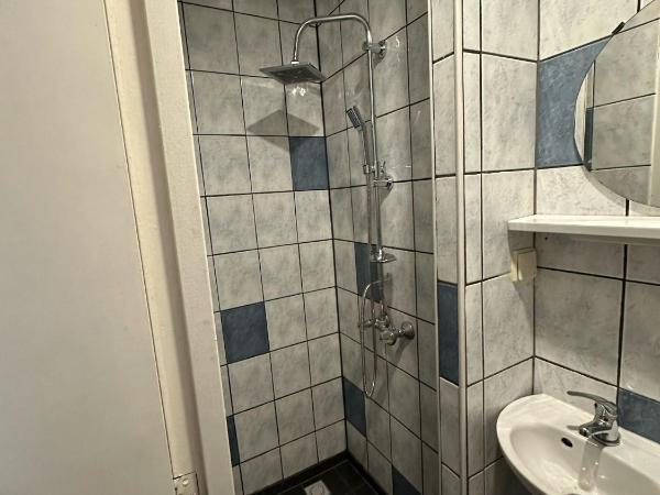 Flex-Inn : photo 5 de la chambre chambre simple avec salle de bains privative