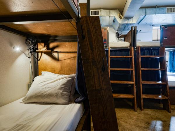Firehouse Hostel : photo 4 de la chambre lit superposé dans dortoir mixte