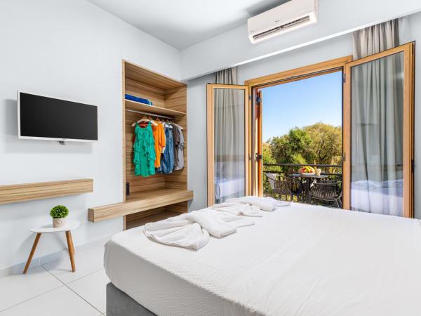 Notus Chania Crete : photo 3 de la chambre studio supérieur avec balcon et vue sur la mer