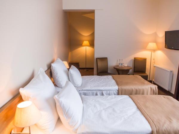 Hotel Gem : photo 1 de la chambre chambre triple