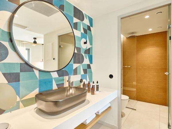 Paralos Kosta Alímia : photo 5 de la chambre chambre double deluxe - vue latérale sur mer