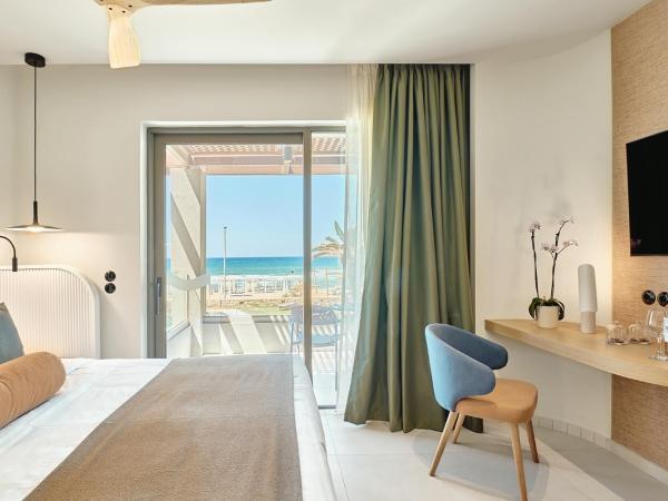 Paralos Kosta Alímia : photo 2 de la chambre chambre double - vue sur mer