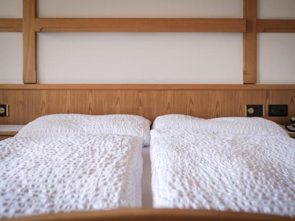 Hotel Parnass : photo 3 de la chambre chambre double avec balcon - vue sur mont cervin