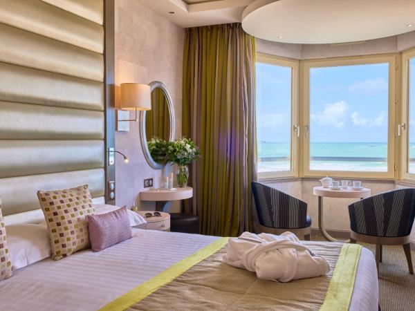 Grand Hôtel Des Thermes : photo 1 de la chambre chambre double grand large avec vue sur mer