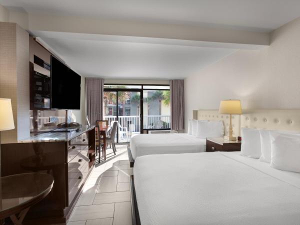 Captain's Quarters Resort : photo 1 de la chambre chambre double avec vue partielle sur l'océan