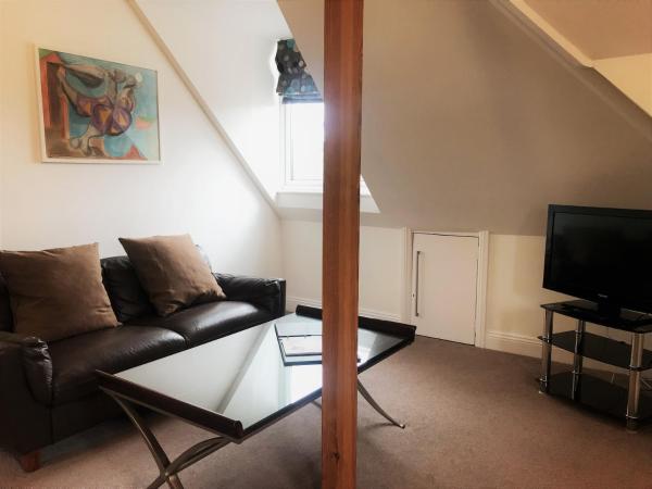 Alum Chine Beach House : photo 2 de la chambre appartement deluxe