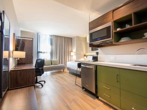 Staybridge Suites - Guadalajara Novena, an IHG Hotel : photo 4 de la chambre suite studio lit queen-size