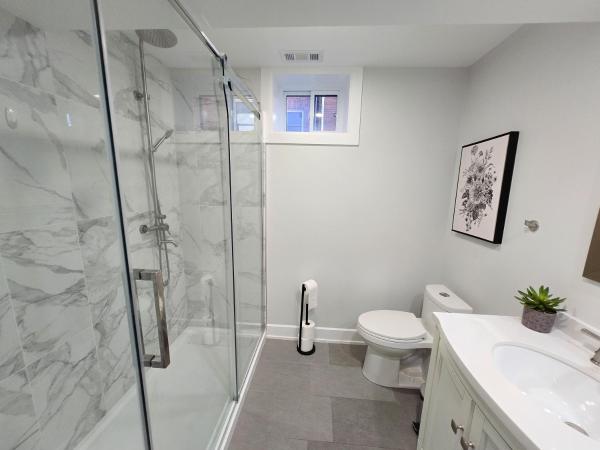 Byward-Market Luxury GuestHouse : photo 6 de la chambre studio lit queen-size de luxe