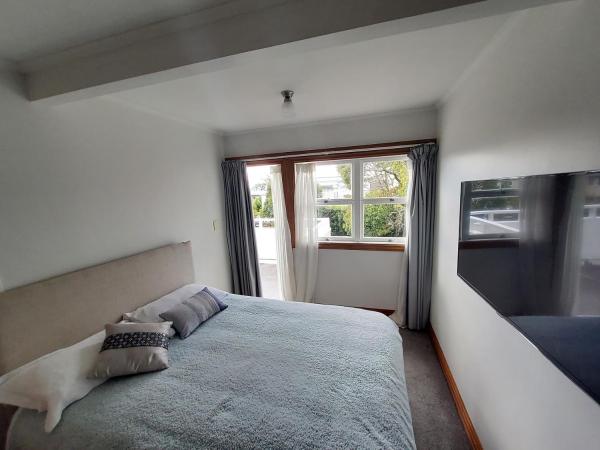 Hauraki Corner Guesthouse : photo 4 de la chambre chambre double avec balcon