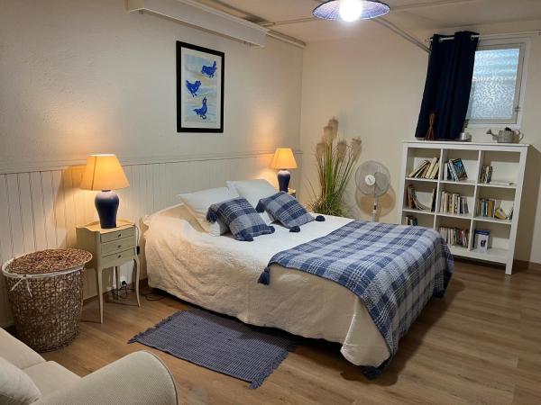 Logement Provence dans domaine oléicole : photo 3 de la chambre appartement - rez-de-chaussée