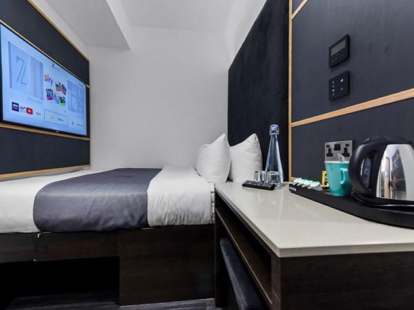 The Z Hotel Trafalgar : photo 3 de la chambre hébergement lit queen-size intérieur z (sans fenêtre)