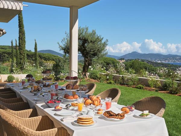 Airelles Château de la Messardière : photo 3 de la chambre villa avec piscine privée