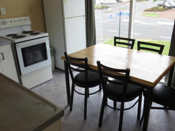 Kuirau Park Motor Lodge : photo 8 de la chambre suite avec accès au spa