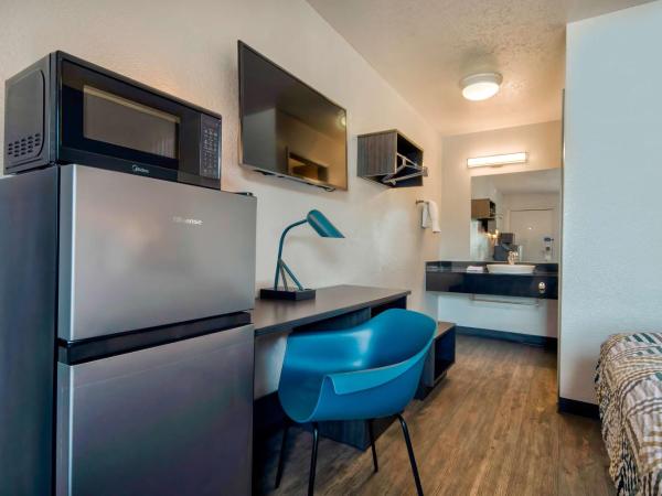 Motel 6-Albuquerque, NM - Midtown : photo 4 de la chambre chambre quadruple de luxe - non-fumeurs