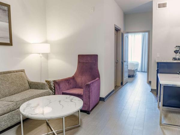TRYP by Wyndham Savannah : photo 1 de la chambre one-bedroom king suite - non smoking