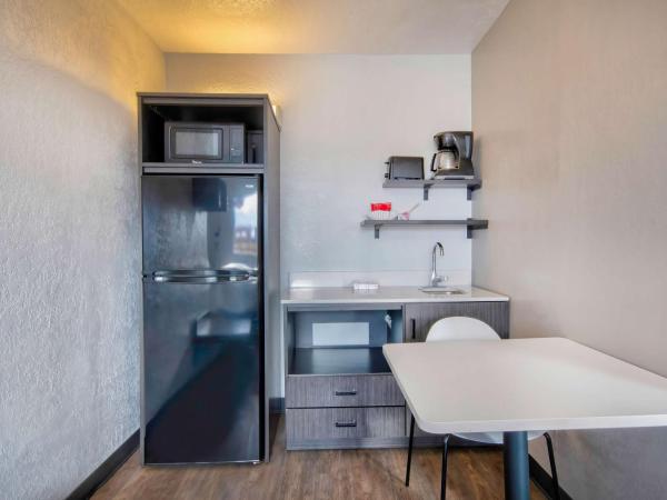 Studio 6 Albuquerque NM Midtown : photo 4 de la chambre chambre 2 lits queen-size - non-fumeurs