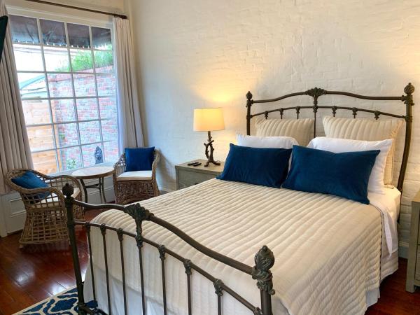 French Quarter Lanaux Mansion Bed and Breakfast : photo 9 de la chambre chambre lit queen-size deluxe