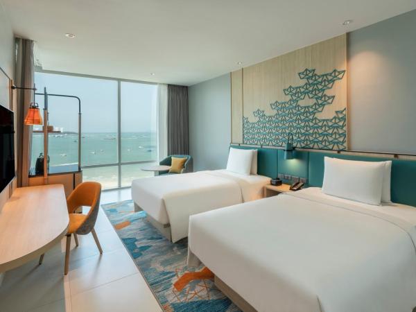Holiday Inn Pattaya, an IHG Hotel : photo 1 de la chambre chambre lits jumeaux premium avec vue sur plage