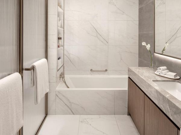 InterContinental Residences Dubai Business Bay, an IHG Hotel : photo 3 de la chambre one-bedroom apartment with balcony and canal view - high floor