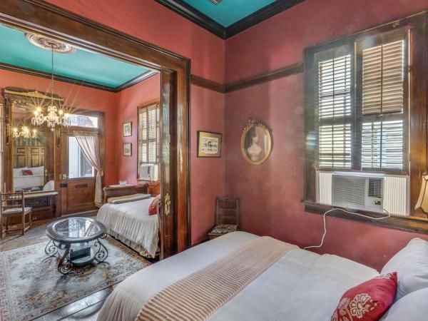 Royal Barracks Guest House : photo 6 de la chambre chambre quadruple deluxe