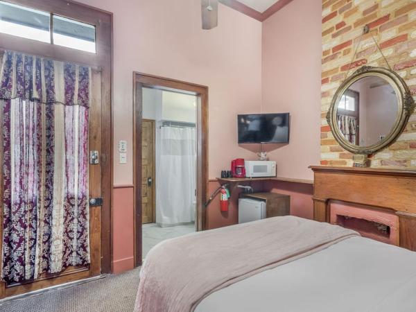 Royal Barracks Guest House : photo 2 de la chambre chambre lit queen-size