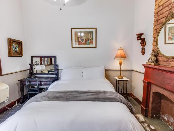 Royal Barracks Guest House : photo 5 de la chambre chambre lit queen-size