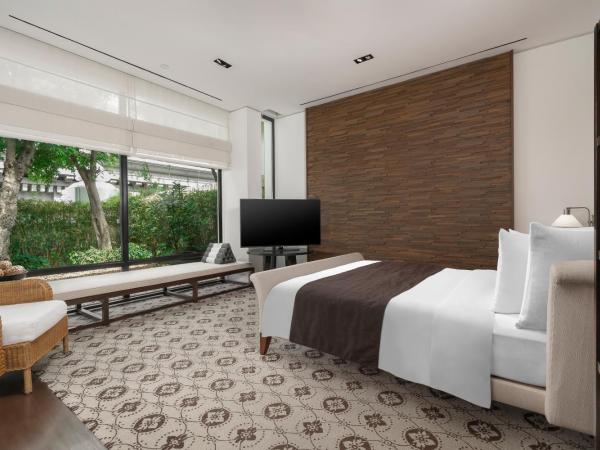 Grand Hyatt Erawan Bangkok : photo 2 de la chambre villa avec lit king-size