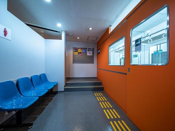 Towers Hotel - Adult Only - : photo 5 de la chambre train room