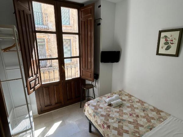 Hostal El Olivo : photo 5 de la chambre chambre simple avec salle de bains privative