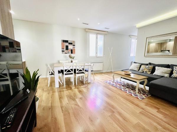 Luxury Apartment in Historic Center : photo 3 de la chambre appartement 2 chambres deluxe avec balcon