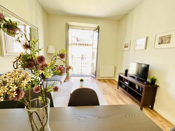 Luxury Apartment in Historic Center : photo 4 de la chambre appartement 2 chambres avec balcon