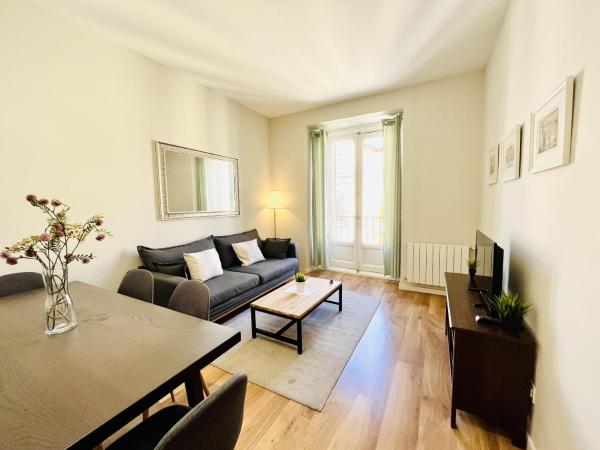 Luxury Apartment in Historic Center : photo 6 de la chambre appartement 2 chambres avec balcon