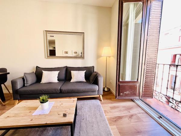 Luxury Apartment in Historic Center : photo 7 de la chambre appartement 2 chambres avec balcon