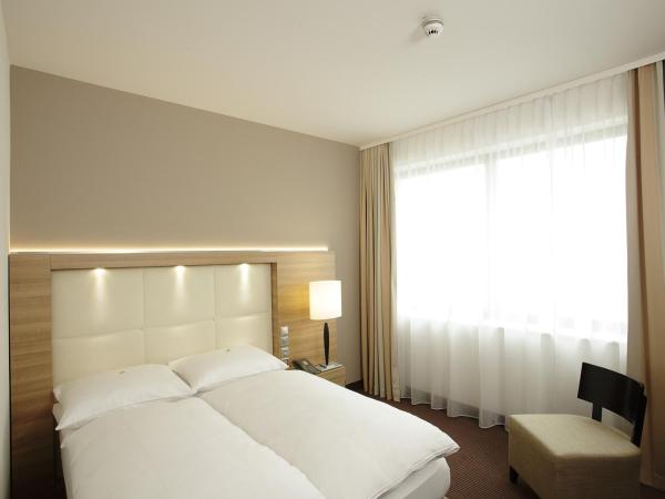 H4 Hotel Berlin Alexanderplatz : photo 3 de la chambre chambre double ou lits jumeaux confort
