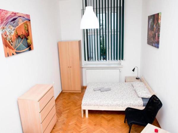 İonia-Stary Rynek : photo 2 de la chambre chambre triple basique avec salle de bains commune