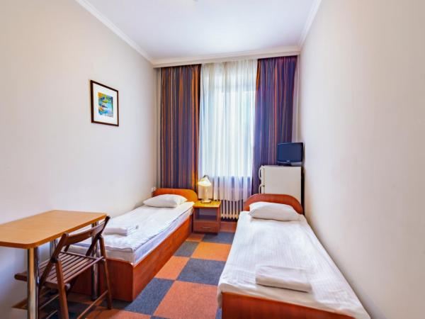 Noclegi Stadion Bed & Breakfast : photo 2 de la chambre double economy studio with kitchenette