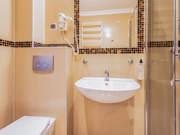 Noclegi Stadion Bed & Breakfast : photo 8 de la chambre economy quintuple studio with kitchenette