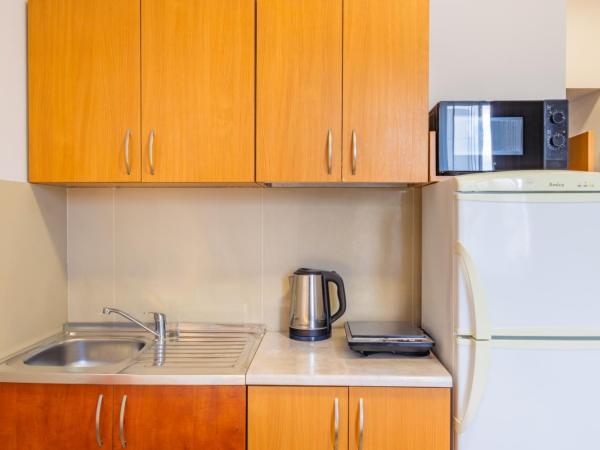 Noclegi Stadion Bed & Breakfast : photo 7 de la chambre standard triple studio with kitchenette