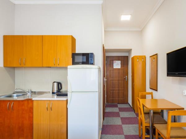 Noclegi Stadion Bed & Breakfast : photo 6 de la chambre standard triple studio with kitchenette