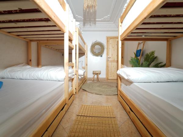 Waves Hunter Surf House : photo 9 de la chambre lit dans dortoir pour femmes de 6 lits