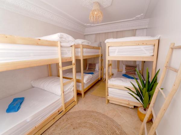 Waves Hunter Surf House : photo 3 de la chambre lit dans dortoir pour femmes de 6 lits